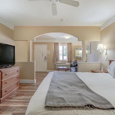 Shasta Pines Motel & Suites Burney Ngoại thất bức ảnh