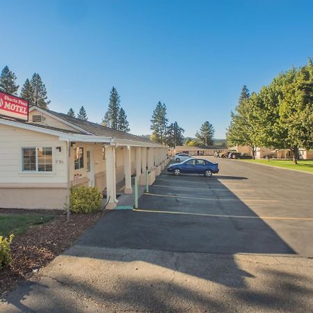 Shasta Pines Motel & Suites Burney Ngoại thất bức ảnh