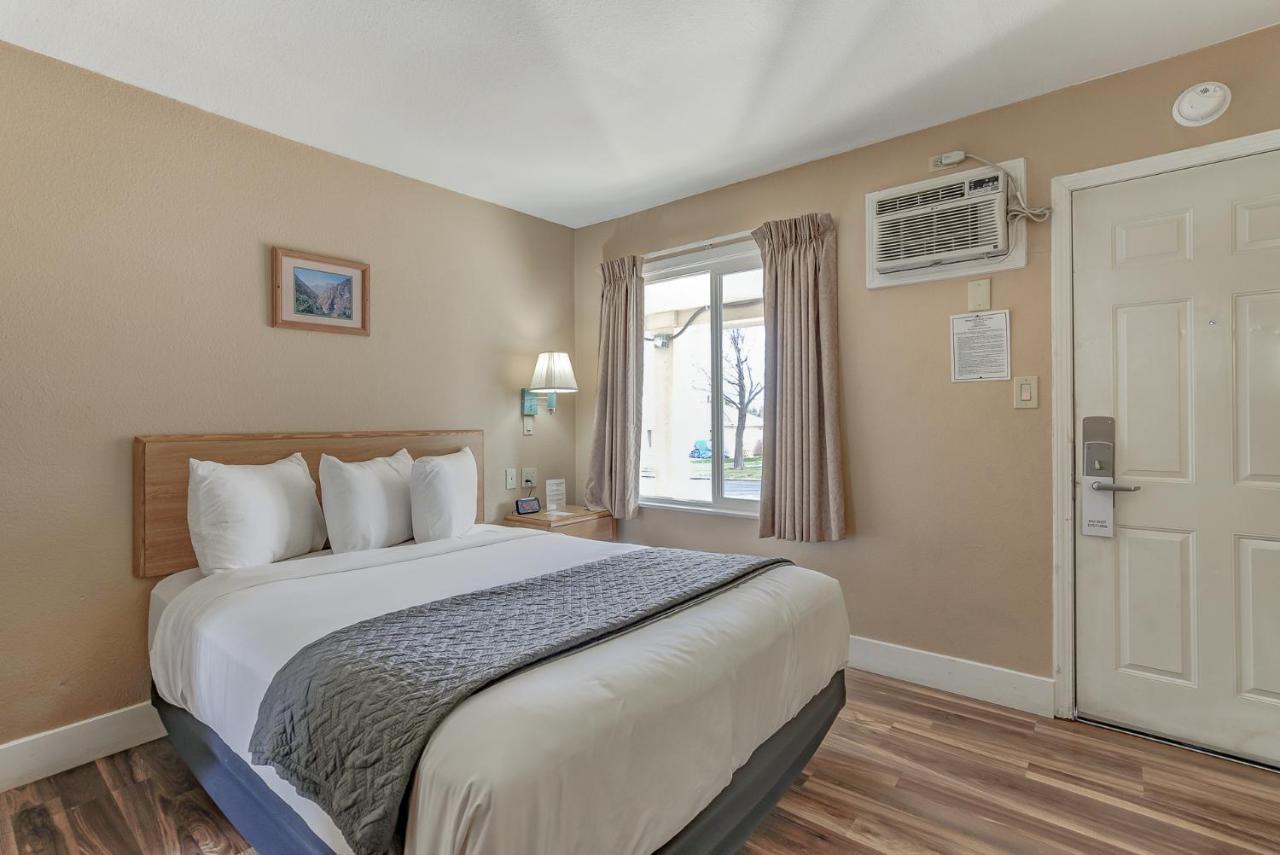 Shasta Pines Motel & Suites Burney Ngoại thất bức ảnh