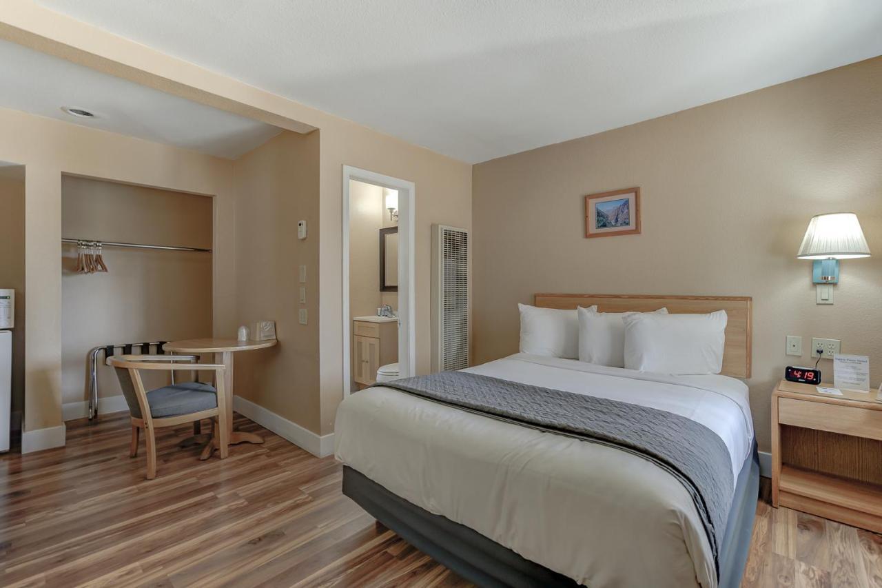Shasta Pines Motel & Suites Burney Ngoại thất bức ảnh