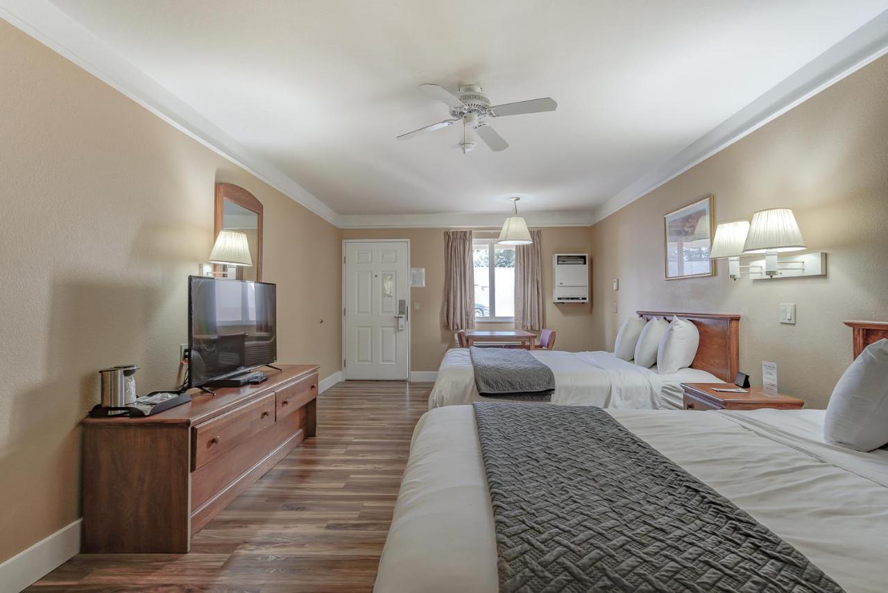 Shasta Pines Motel & Suites Burney Ngoại thất bức ảnh