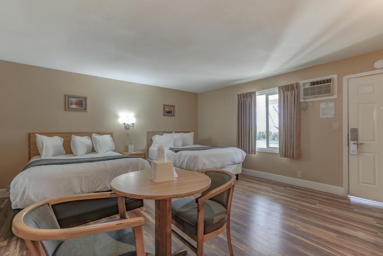 Shasta Pines Motel & Suites Burney Ngoại thất bức ảnh
