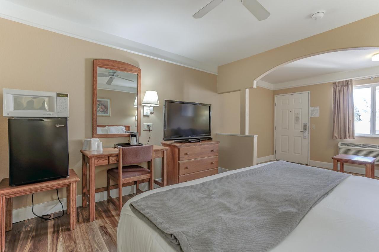 Shasta Pines Motel & Suites Burney Ngoại thất bức ảnh