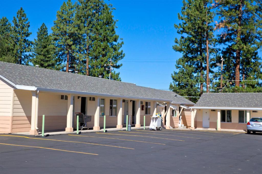 Shasta Pines Motel & Suites Burney Ngoại thất bức ảnh