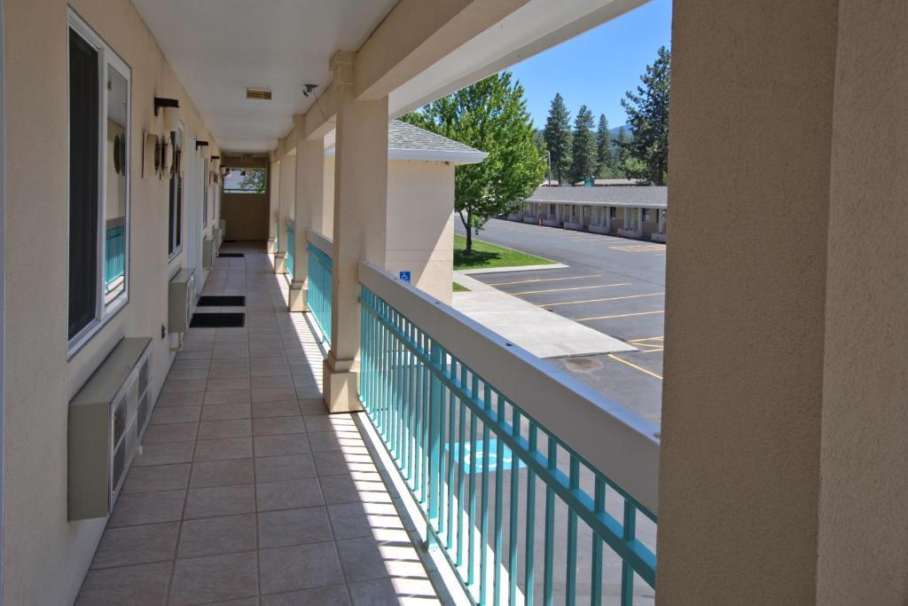 Shasta Pines Motel & Suites Burney Ngoại thất bức ảnh