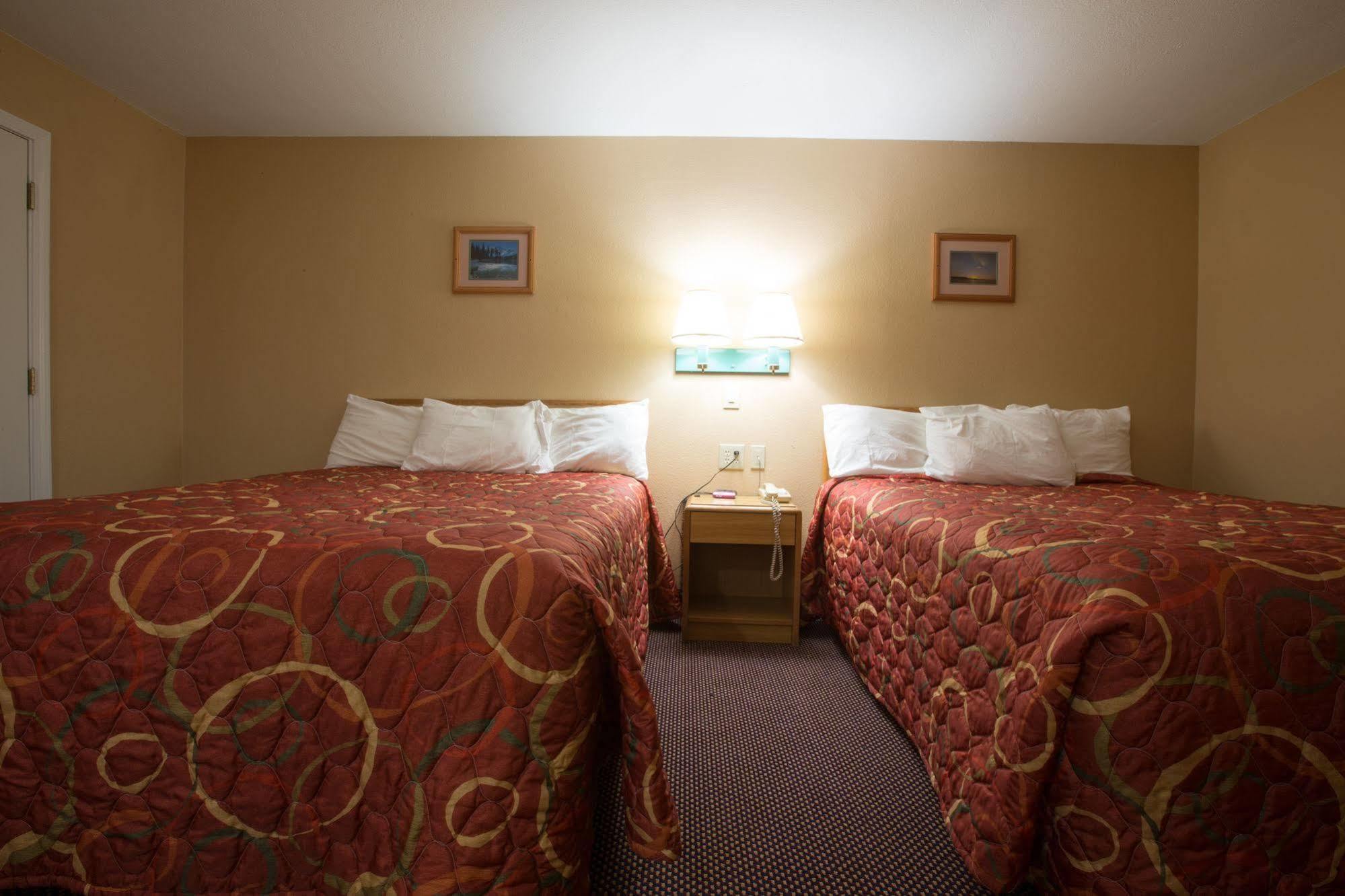 Shasta Pines Motel & Suites Burney Ngoại thất bức ảnh
